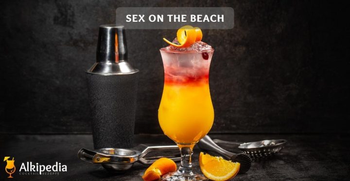 Sex on the beach in glas with orange peel garnish