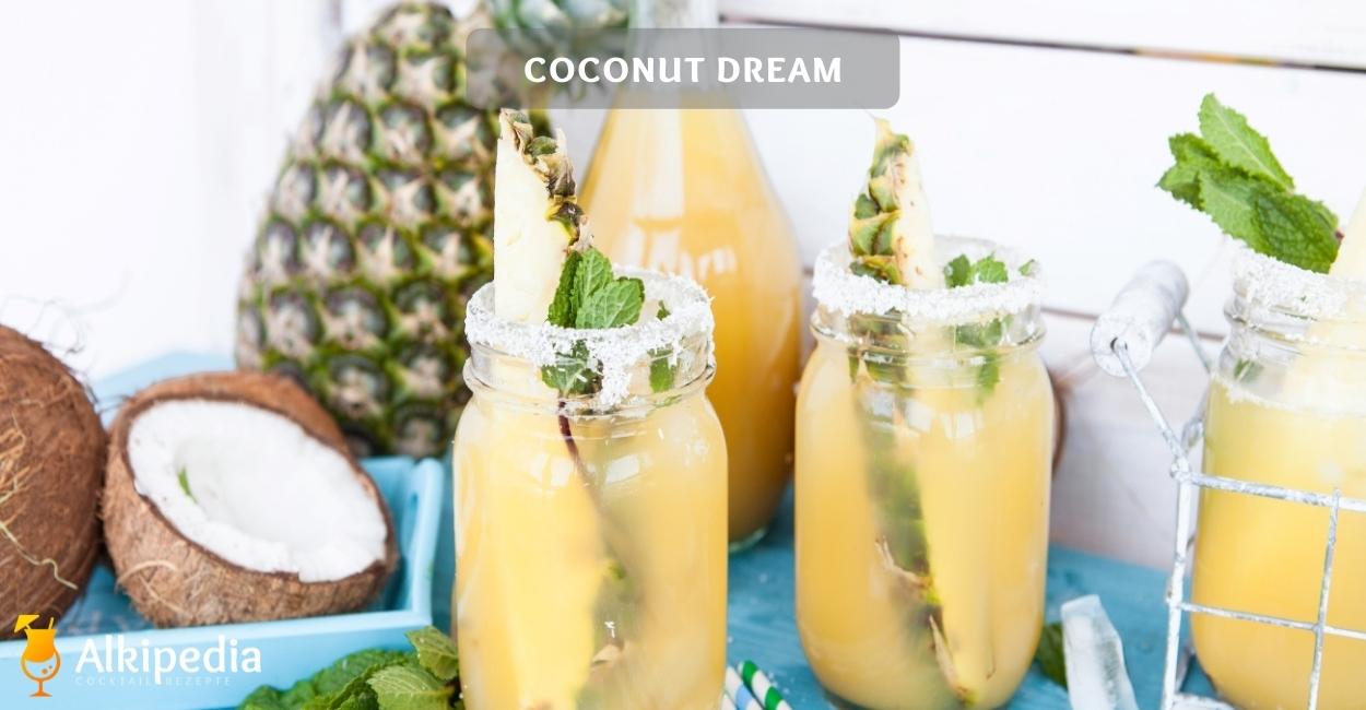Coconut dream – creamy, sweet cocktail with coconut flavor